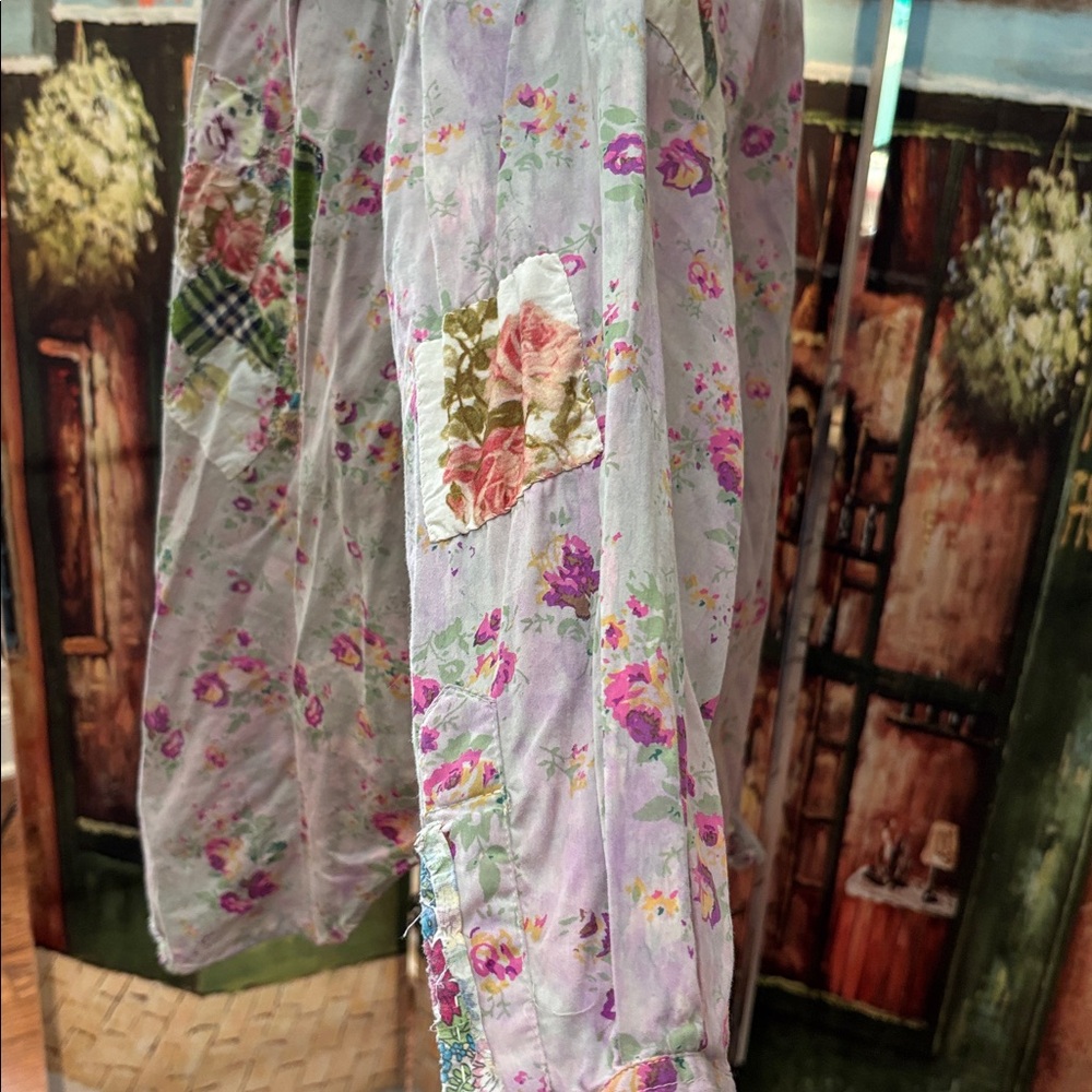 Magnolia Pearl Printed Boyfriend Shirt 1624
Pressed Flower, OS - Picture 14 of 16